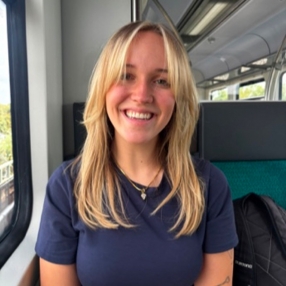 Jule, Babysitter in Siegburg