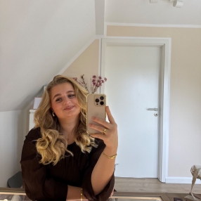 Ella, Babysitter in Bergisch Gladbach