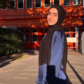 Meral, Babysitter in Hamburg