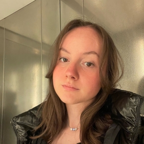 Xenia, Babysitter in Ulm