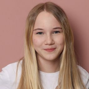 Anna, Babysitter in Würselen