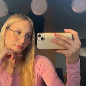 Elyn, Babysitter in Oerlinghausen