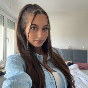 Kamelia, Babysitter in Plettenberg