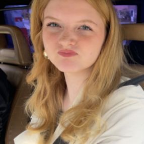 Nia, Babysitter in Mittelangeln