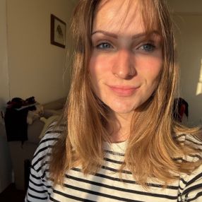 Clara, Babysitter in Brühl