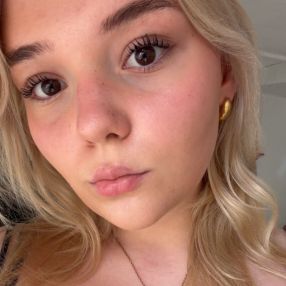 Alyana, Babysitter in Aschersleben