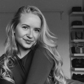 Ramona, Babysitter in Schlangen