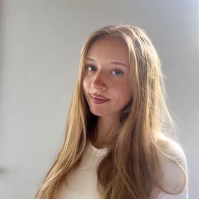 Charlotte, Babysitter in Bergen