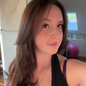Julia, Babysitter in Fürstenfeldbruck