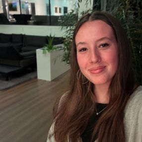 Julia, Babysitter in Fürstenfeldbruck