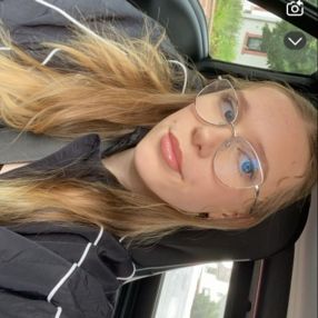 Lara, Babysitter in Hausen