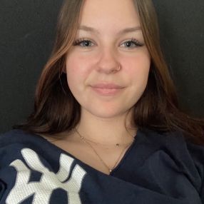 Mia-Cheyenne, Babysitter in Sundern (Sauerland)