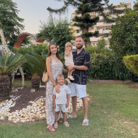 Elmira, Familie in Königsbrunn