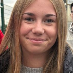 Lucy, Babysitter in Illingen