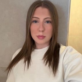 Cleo, Babysitter in Greven