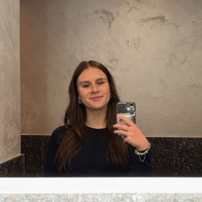 Victoria, Babysitter in Euskirchen