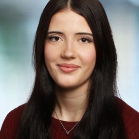 Karla, Babysitter in Mössingen