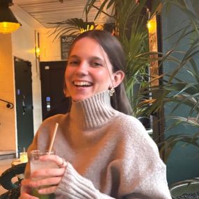 Antonia, Babysitter in Wiehl