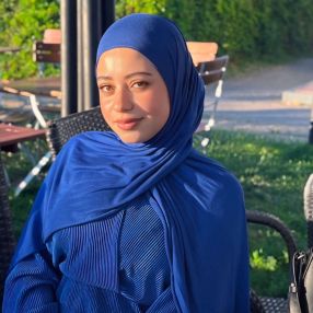 Ahad, Babysitter in Herten