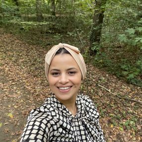 Syrine, Babysitter in Wesseling