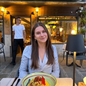 Marie, Babysitter in Marburg