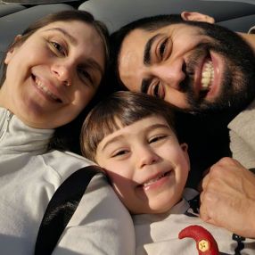 Dina, Familie in Berlin