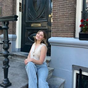 Melina, Babysitter in Augustdorf
