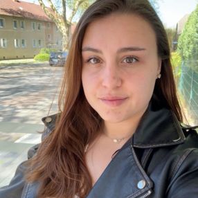 Virginia, Babysitter in Bochum
