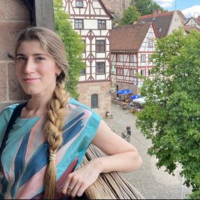 María Victoria, Babysitter in Nürnberg