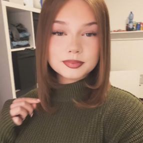 Lilly, Babysitter in Völklingen