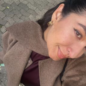 Saharnaz, Babysitter in Laatzen