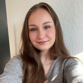 Daria Loreen, Babysitter in Krefeld