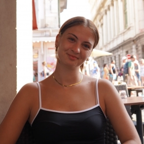 Finja, Babysitter in Lorch