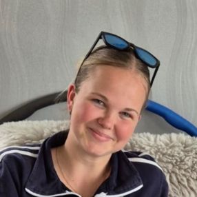 Leonie, Babysitter in Gilching