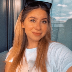 Charlotte, Babysitter in Neusäß