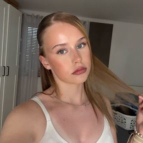 Phoebe, Babysitter in Teltow