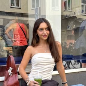 Laura, Babysitter in München