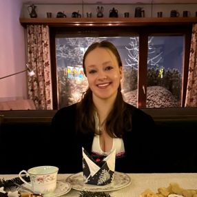 Victoria, Babysitter in Rosenheim