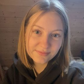 Leni, Babysitter in Herzberg am Harz