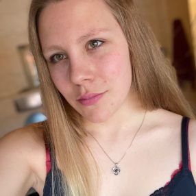 Kim, Babysitter in Hessisch Oldendorf