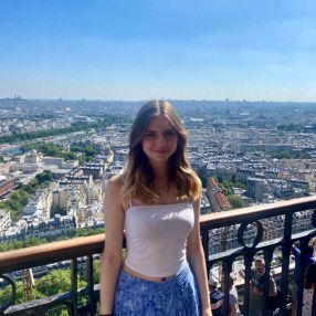 Justine, Babysitter in Bornheim