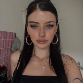 Emilia, Babysitter in Freital