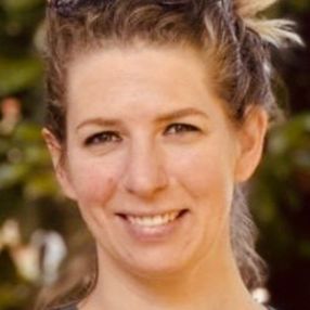 Louise, Babysitter in Sankt Leon-Rot