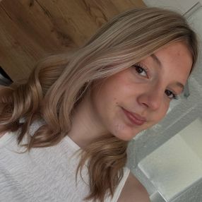 Nika, Babysitter in Germering