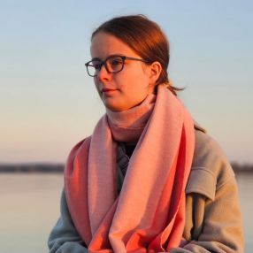 Emilia, Babysitter in Lohfelden