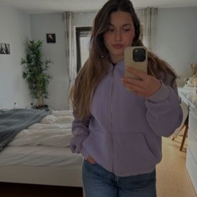 Lana, Babysitter in Eitelborn