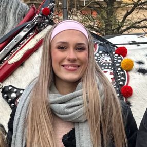 Victoria, Babysitter in Kamp-Lintfort