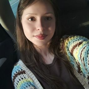 Emine Sena, Babysitter in Hüllhorst