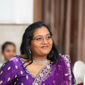 Akhila, Babysitter in Hannover