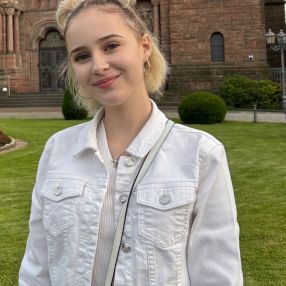 Tsvetelina, Babysitter in Groß-Gerau